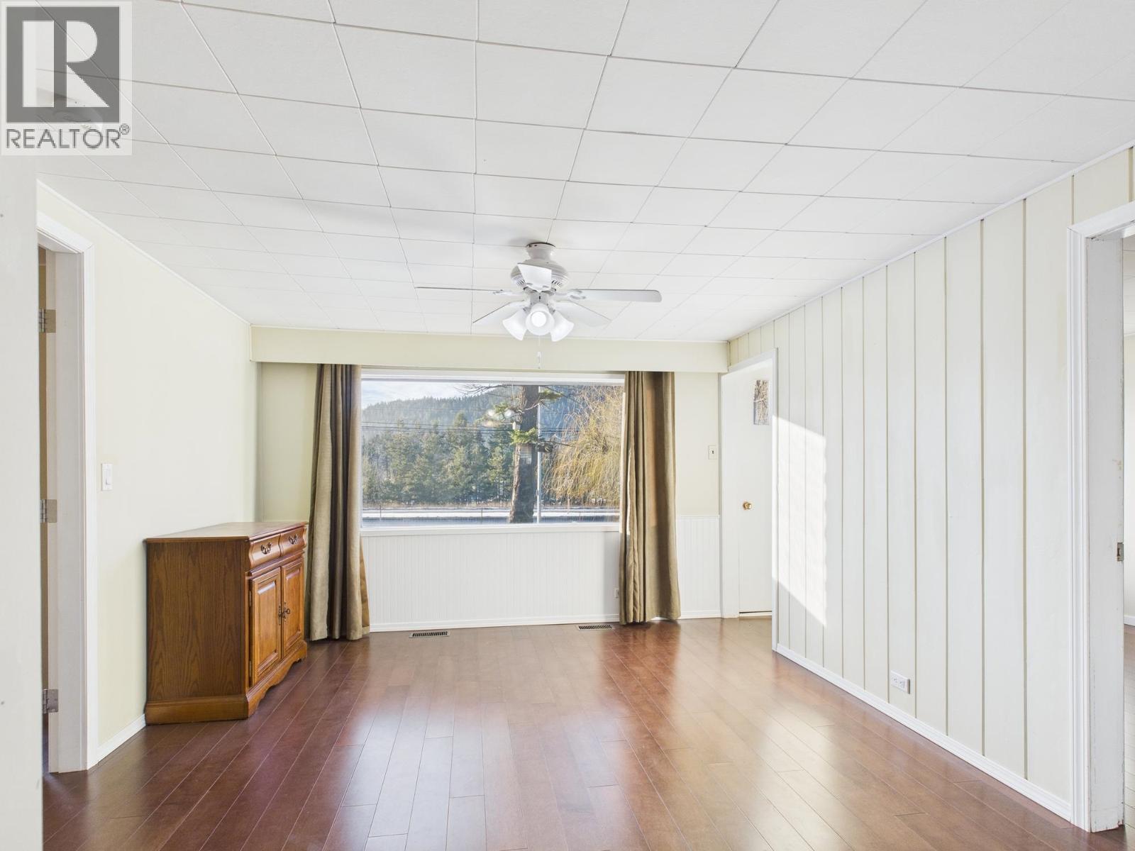 2020 N MACKENZIE AVENUE - 7