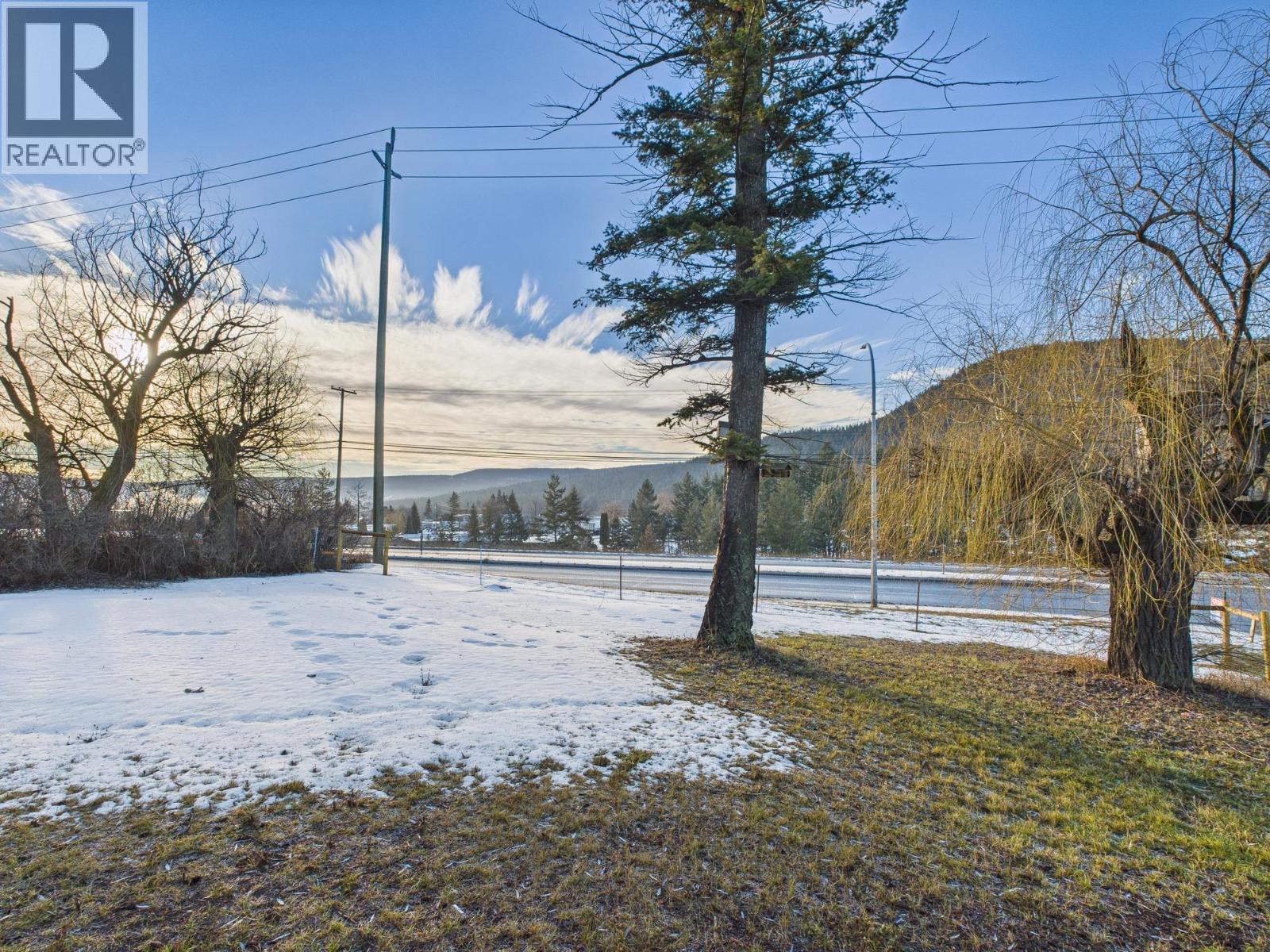 2020 N MACKENZIE AVENUE - 29