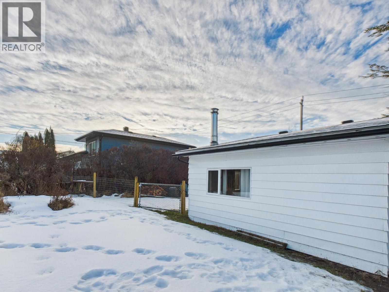 2020 N MACKENZIE AVENUE - 22