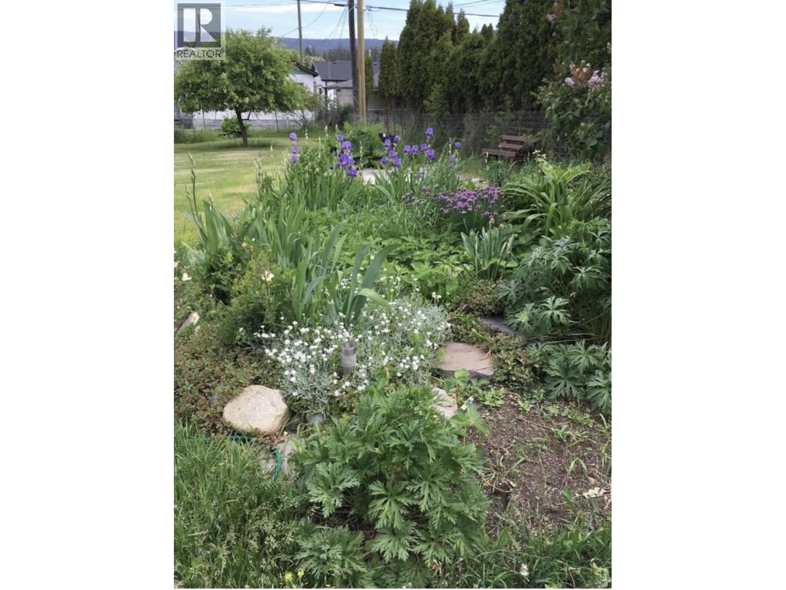 2020 N MACKENZIE AVENUE - 27