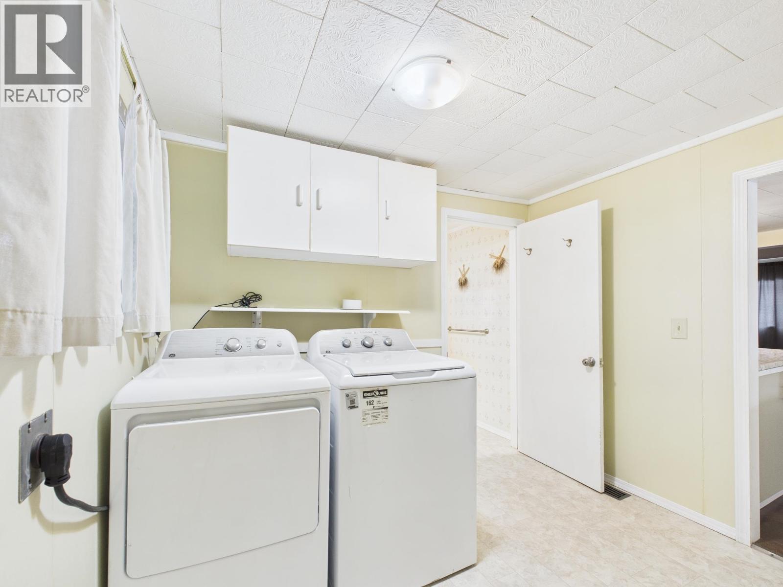 2020 N MACKENZIE AVENUE - 14