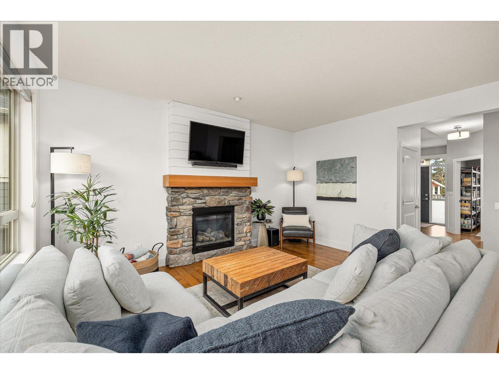  5777 Mountainside Drive, Kelowna