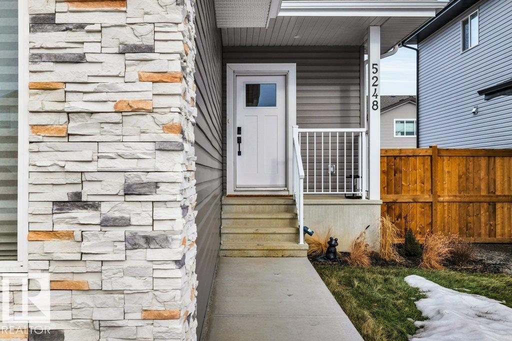 5248 47 AV - Photo 3 of 48, Calmar, Alberta