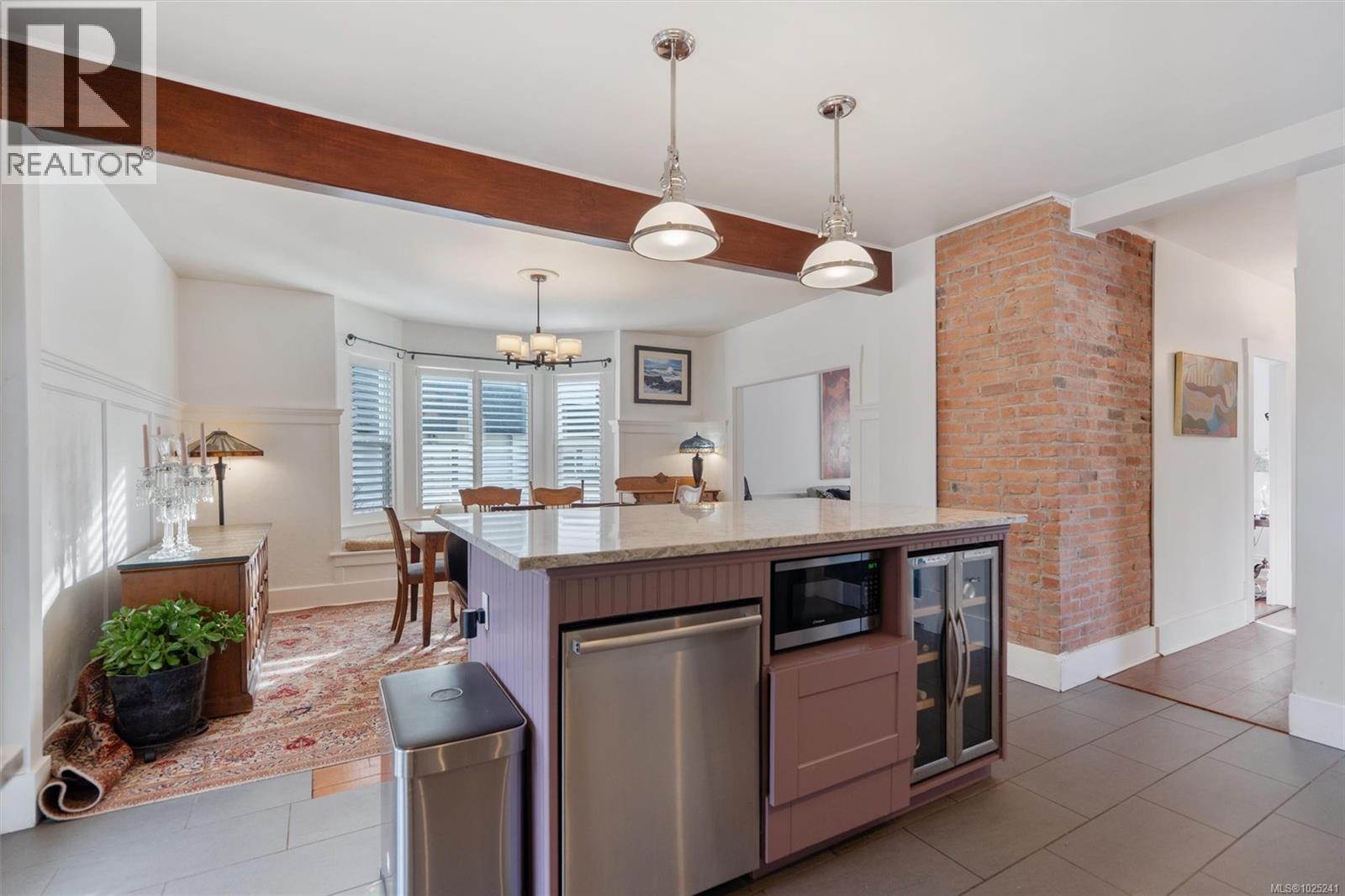  1909 Duchess Street, Victoria