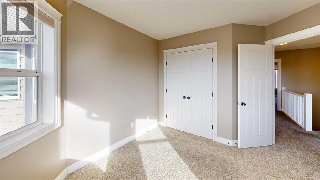 Single Family House for Sale in  Mt Sundance Manor W Sunridge Lethbridge 