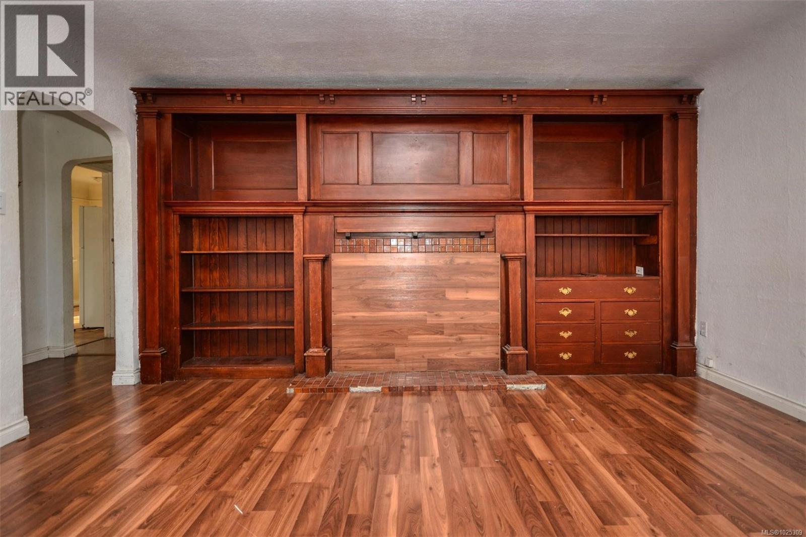 1237 Hillside Ave, Victoria