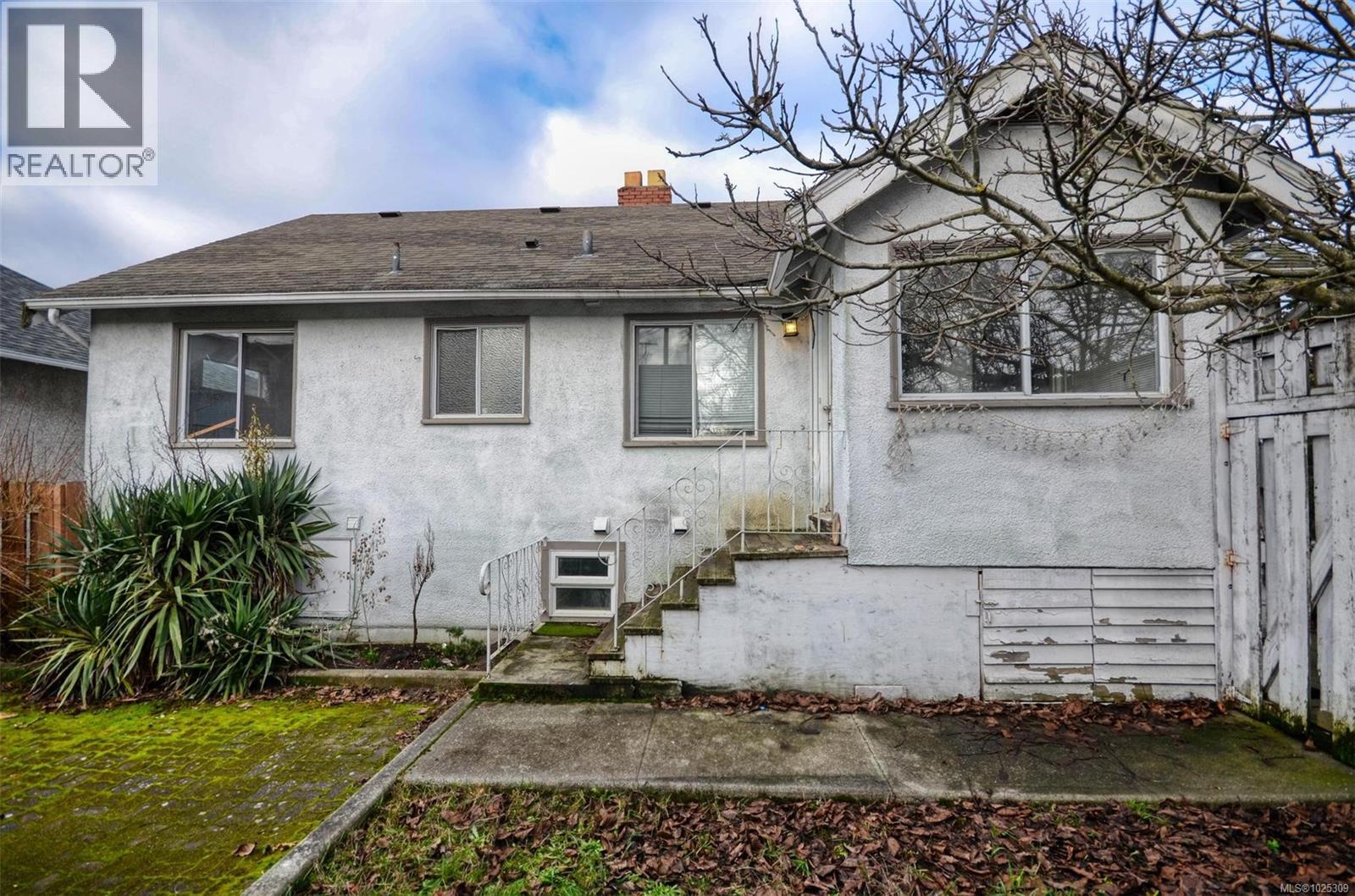 1237 Hillside Ave, Victoria