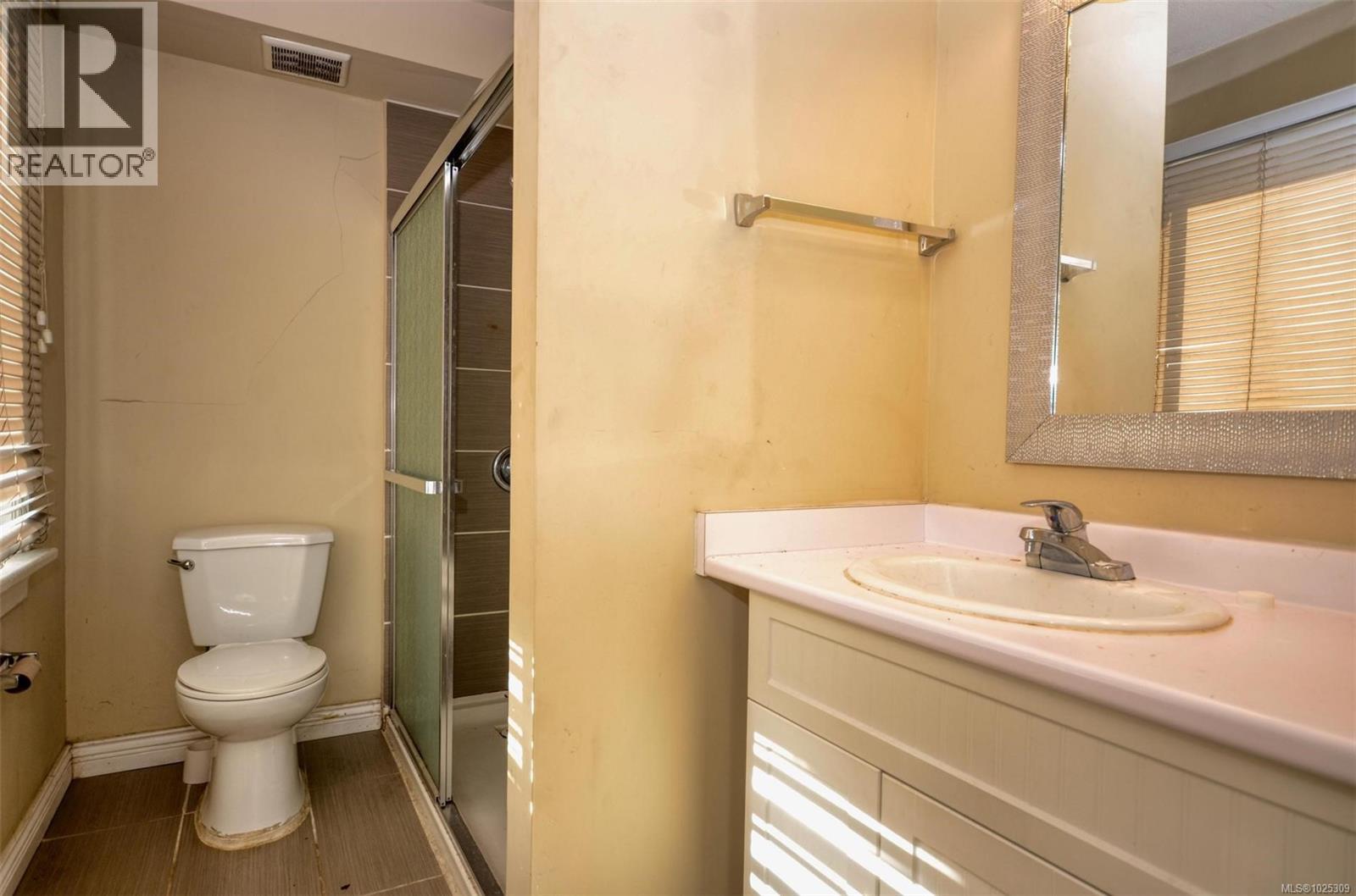 1237 Hillside Ave, Victoria