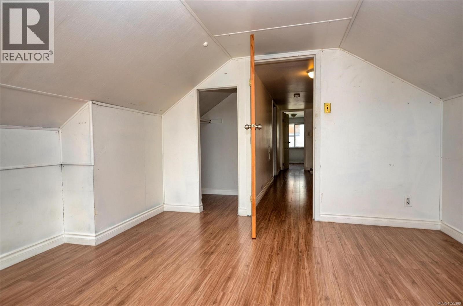 1237 Hillside Ave, Victoria