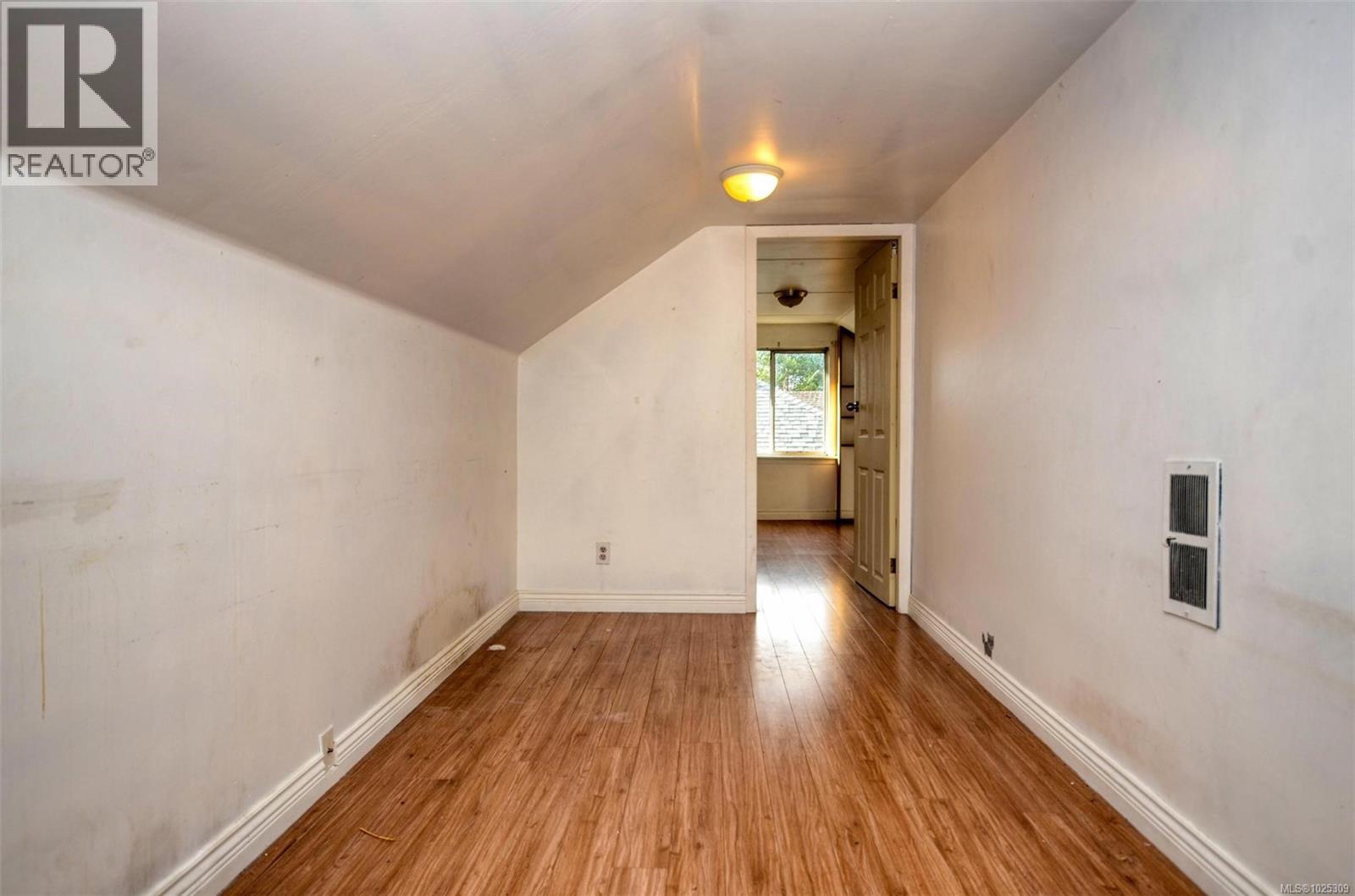 1237 Hillside Ave, Victoria