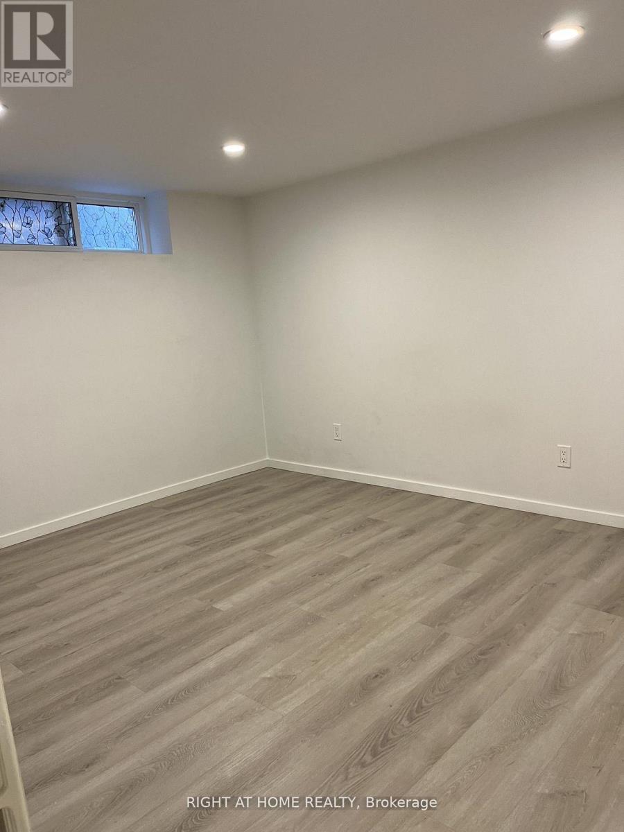 11 RIVERCREST ROAD - Photo 5 of 8, Toronto (Lambton Baby Point), Ontario