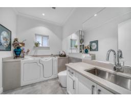 13766 56a Avenue, Surrey, BC V3X2X5 Photo 15