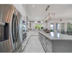 13766 56a Avenue, Surrey, BC V3X2X5 Photo 8