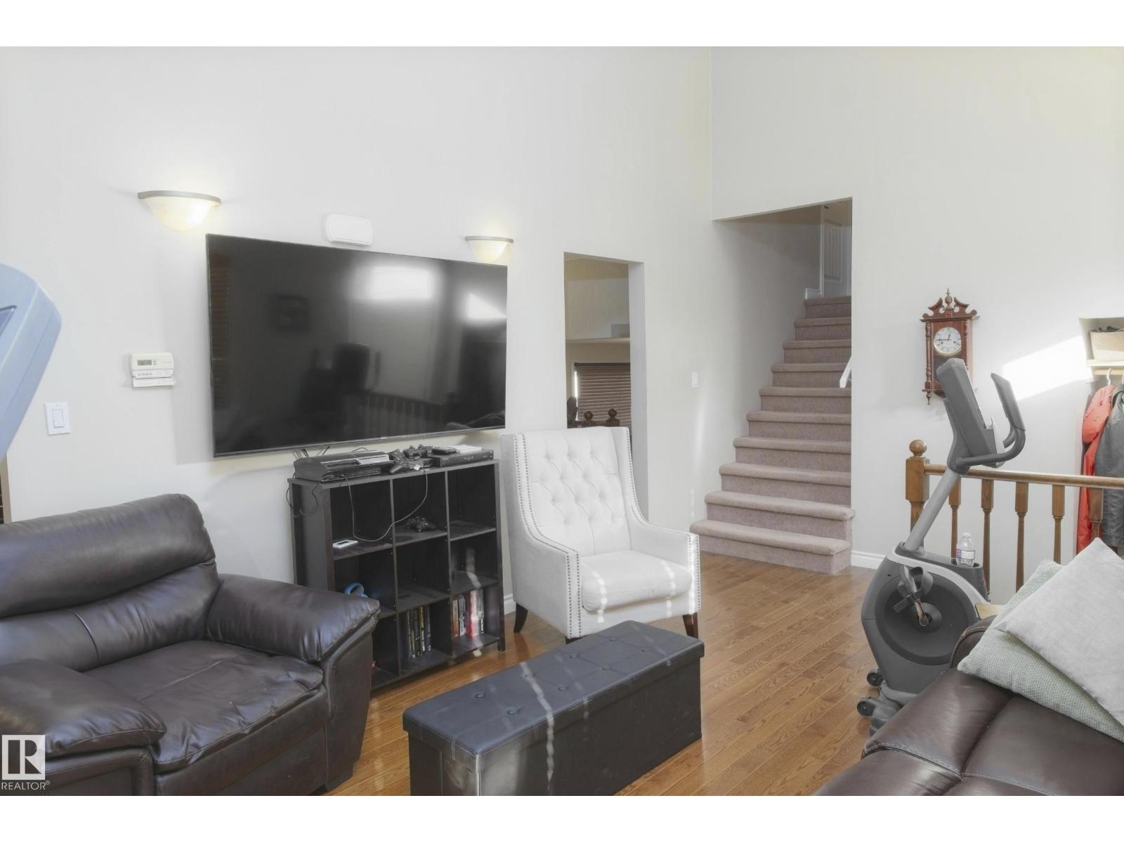 5226 43 ST - 6