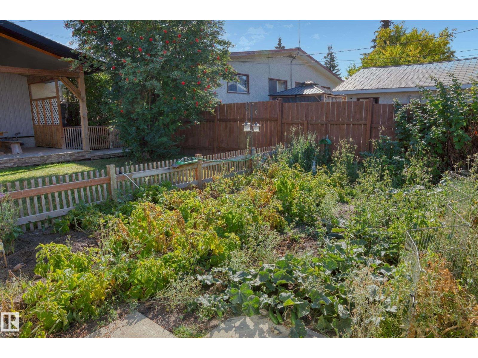 5226 43 ST - 65
