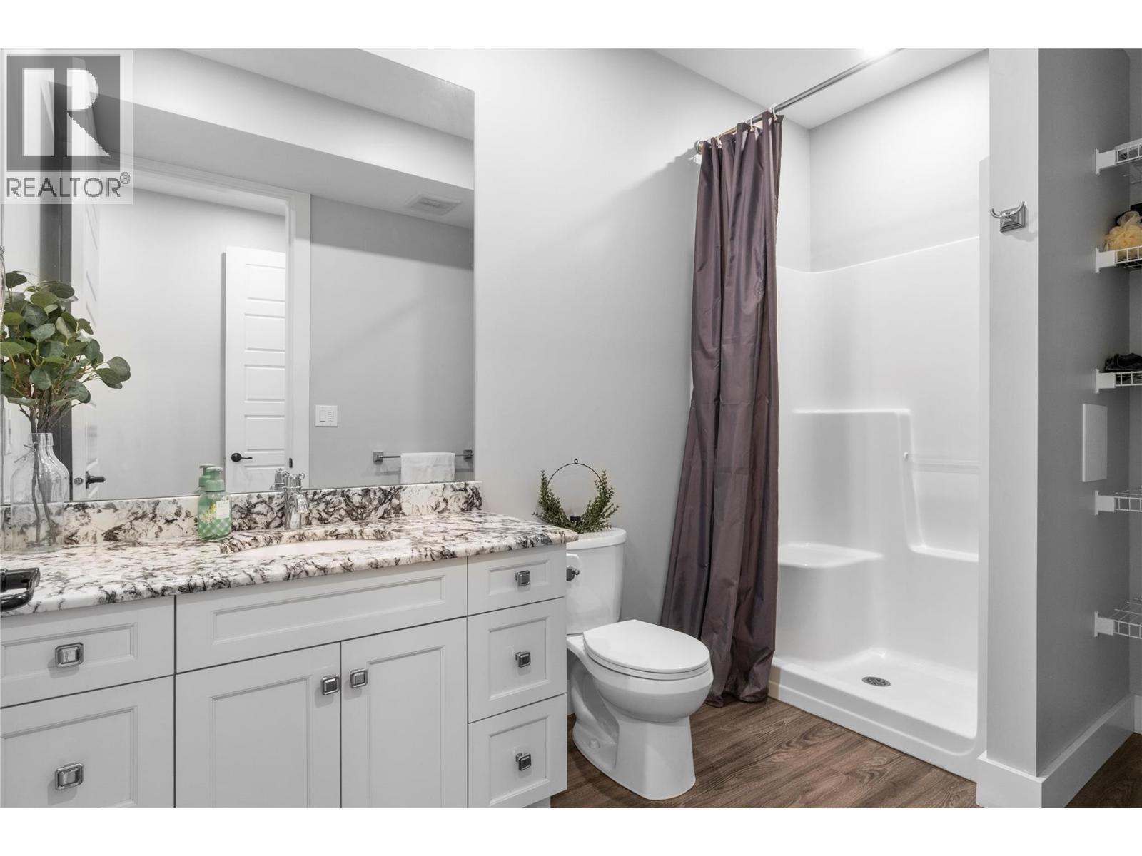  2030 Canoe Beach Drive Northeast, Salmon Arm