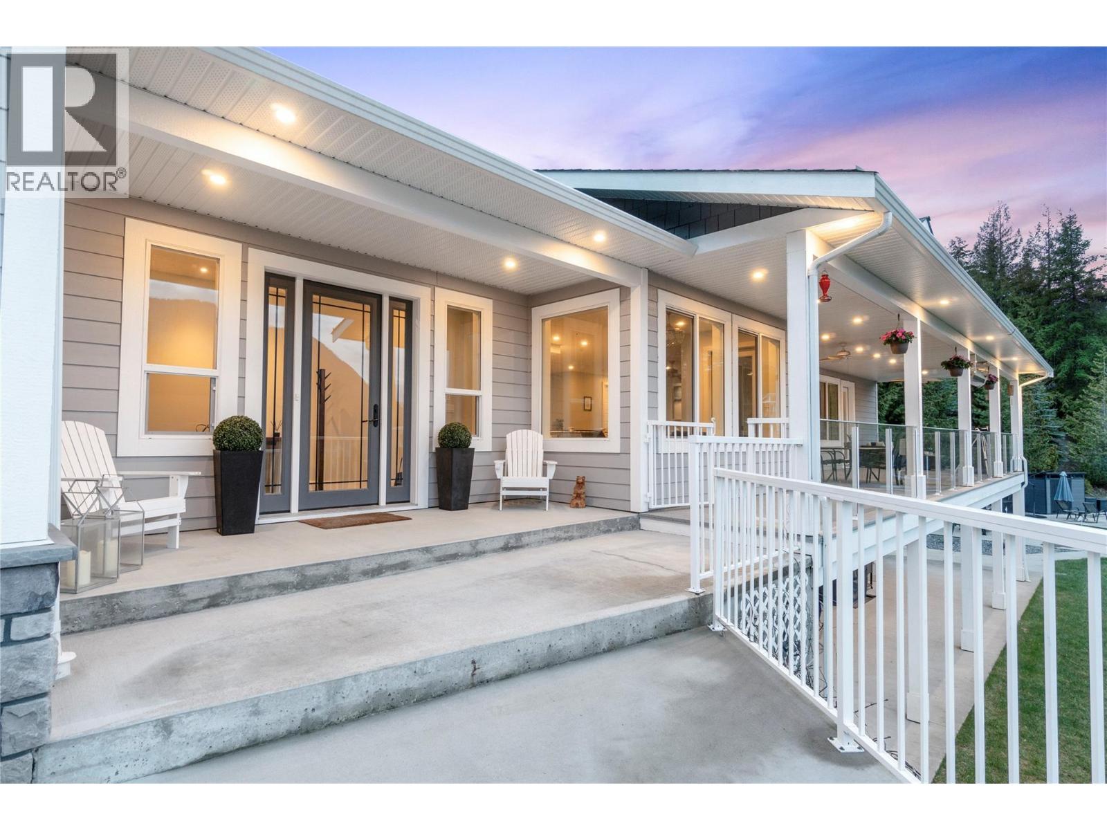  2030 Canoe Beach Drive Northeast, Salmon Arm