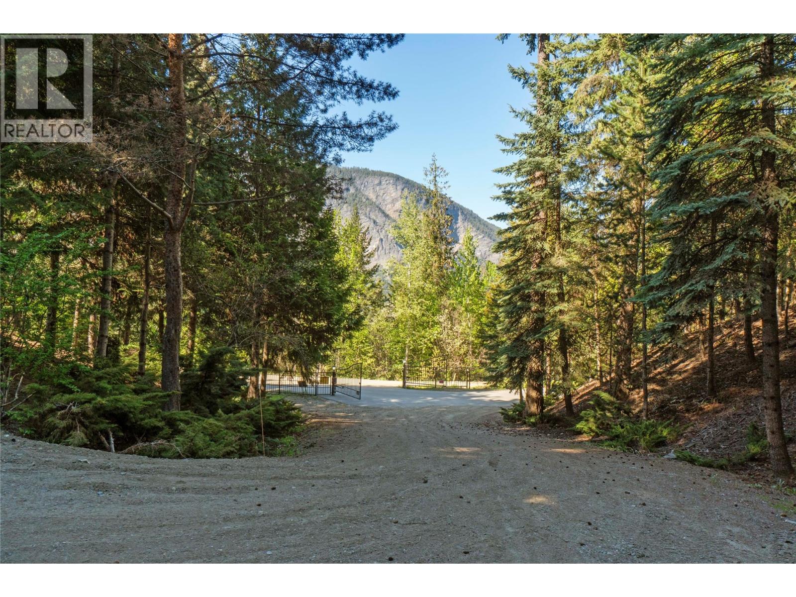  2030 Canoe Beach Drive Northeast, Salmon Arm