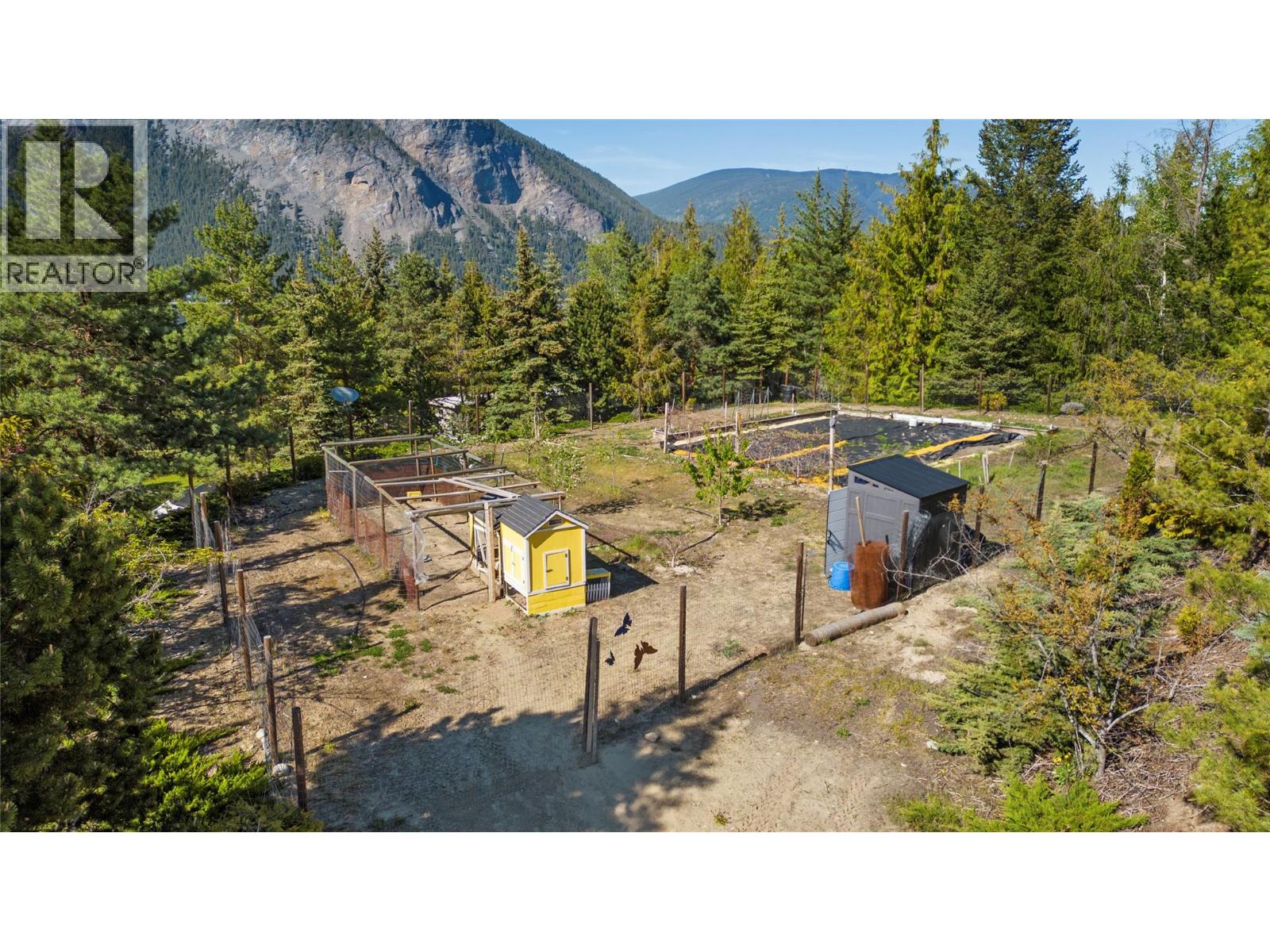  2030 Canoe Beach Drive Northeast, Salmon Arm