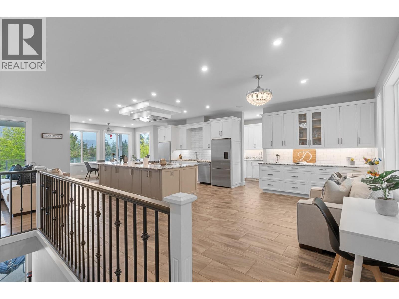  2030 Canoe Beach Drive Northeast, Salmon Arm