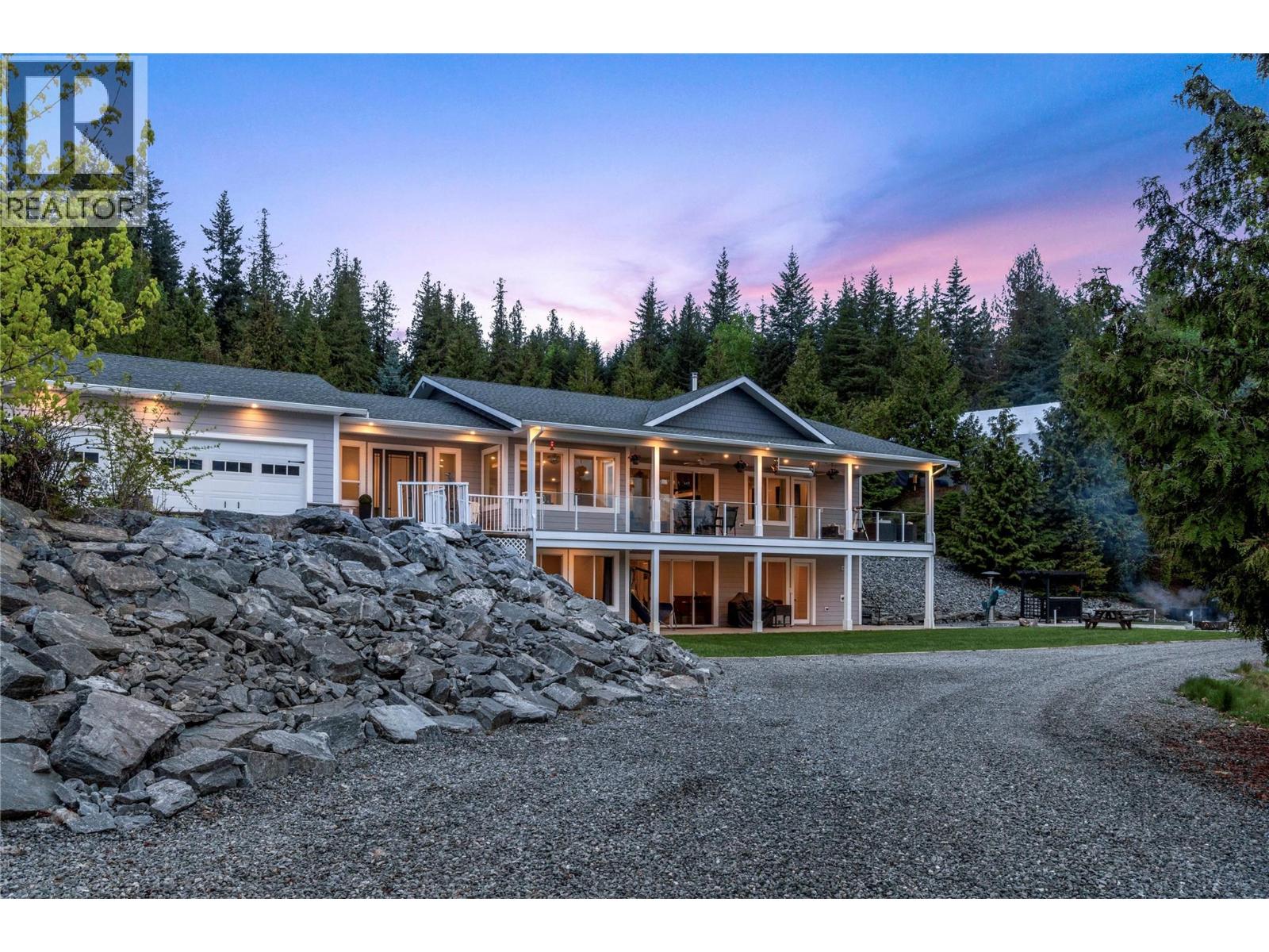  2030 Canoe Beach Drive Northeast, Salmon Arm