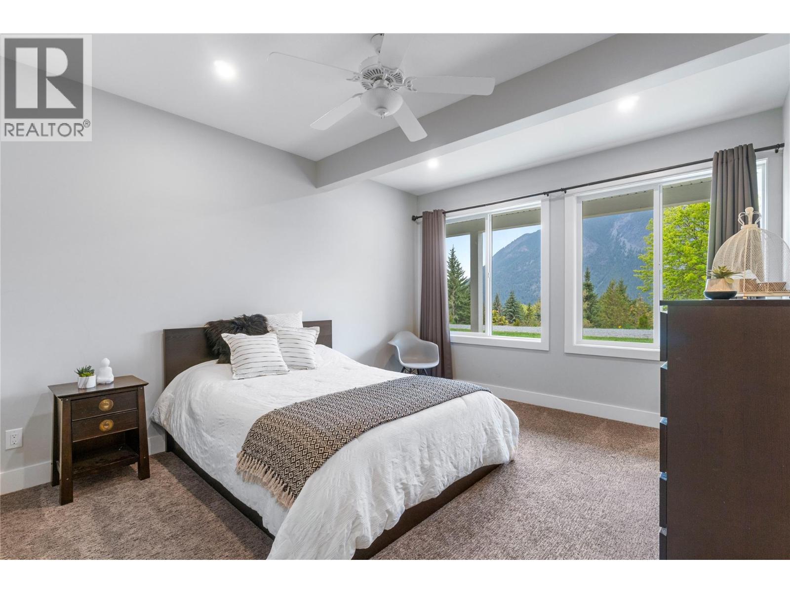  2030 Canoe Beach Drive Northeast, Salmon Arm