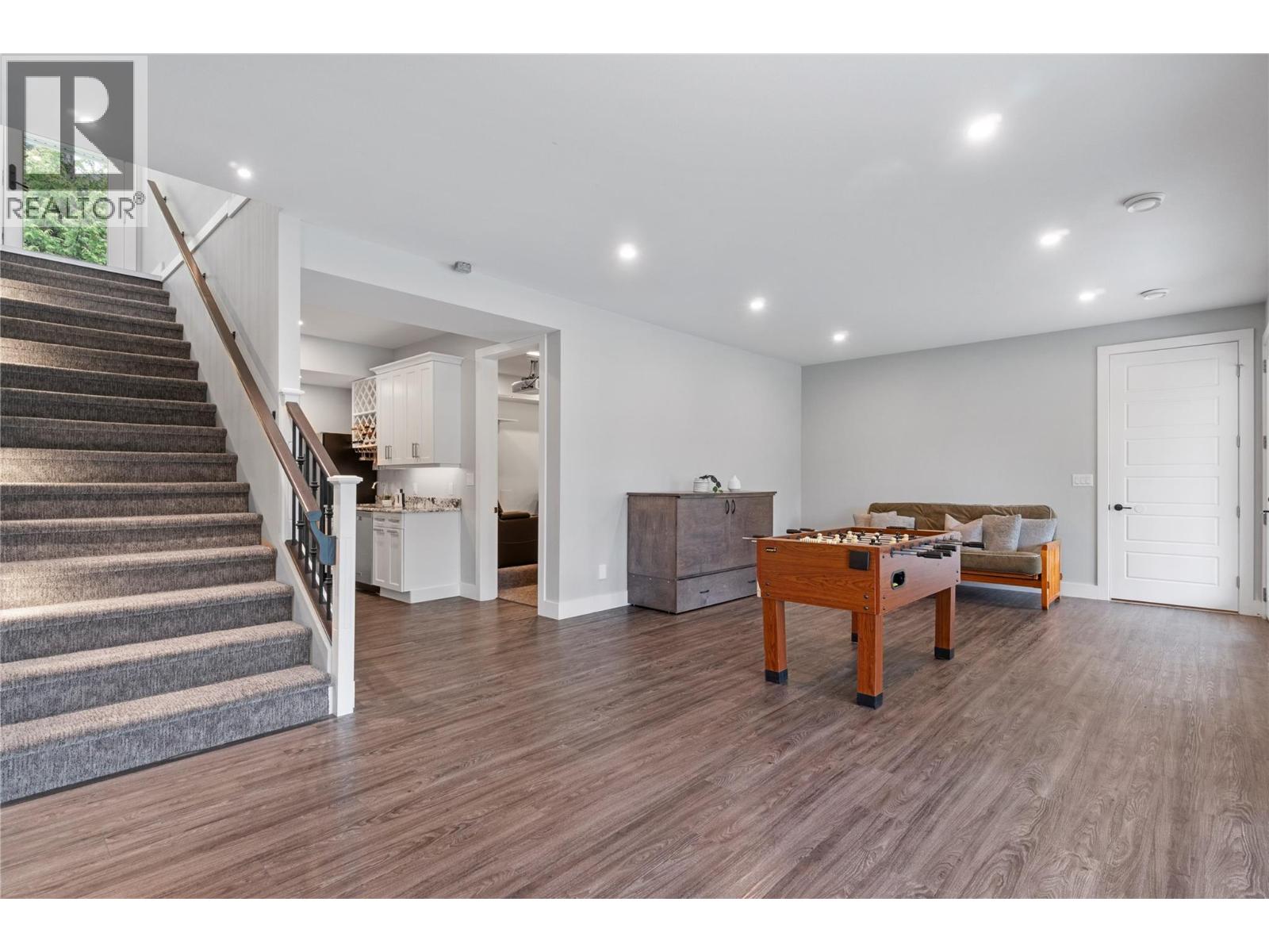  2030 Canoe Beach Drive Northeast, Salmon Arm