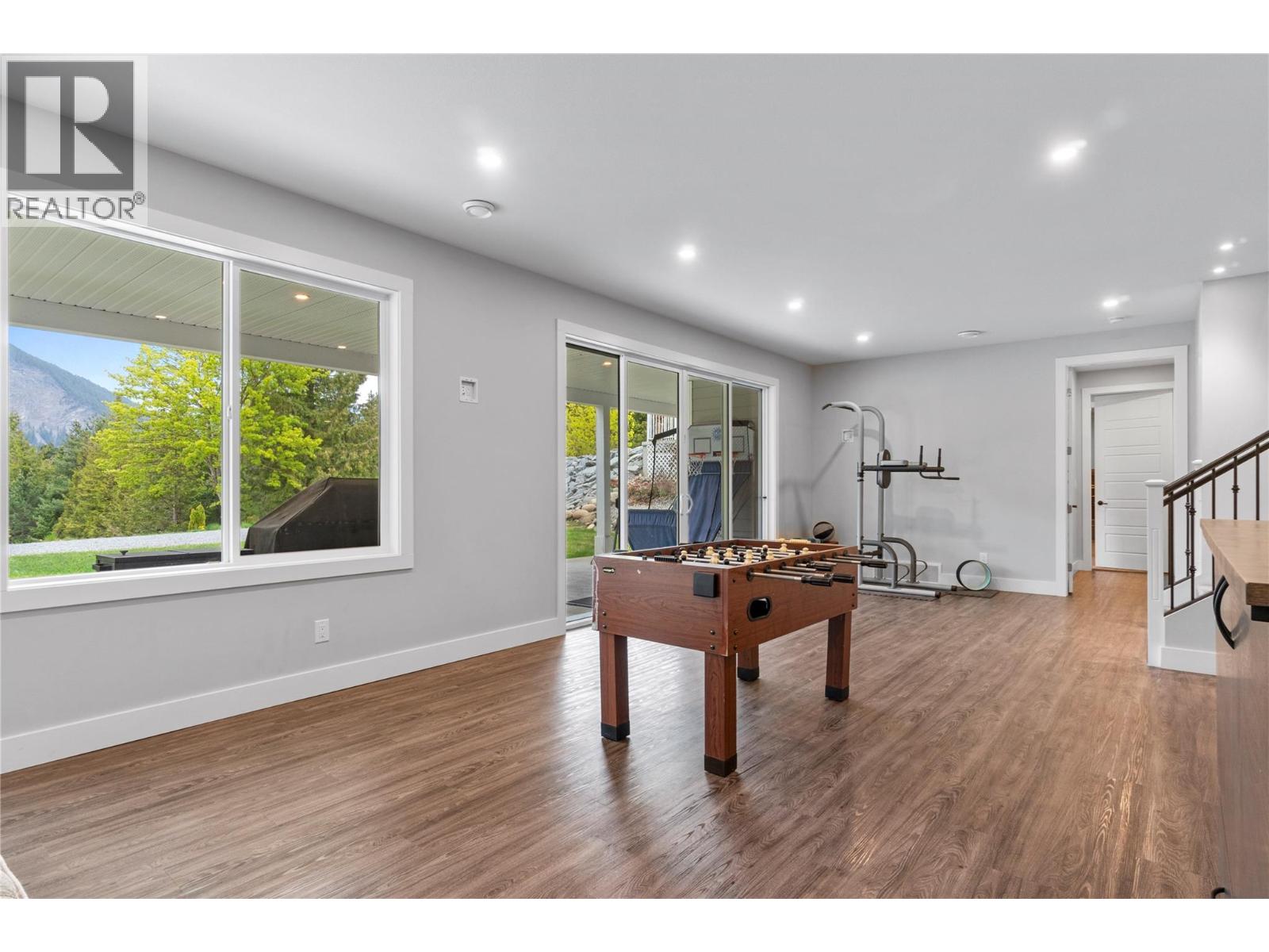  2030 Canoe Beach Drive Northeast, Salmon Arm