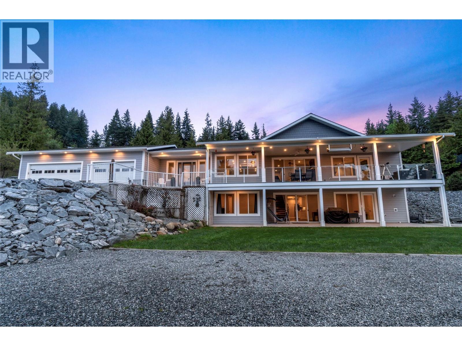  2030 Canoe Beach Drive Northeast, Salmon Arm
