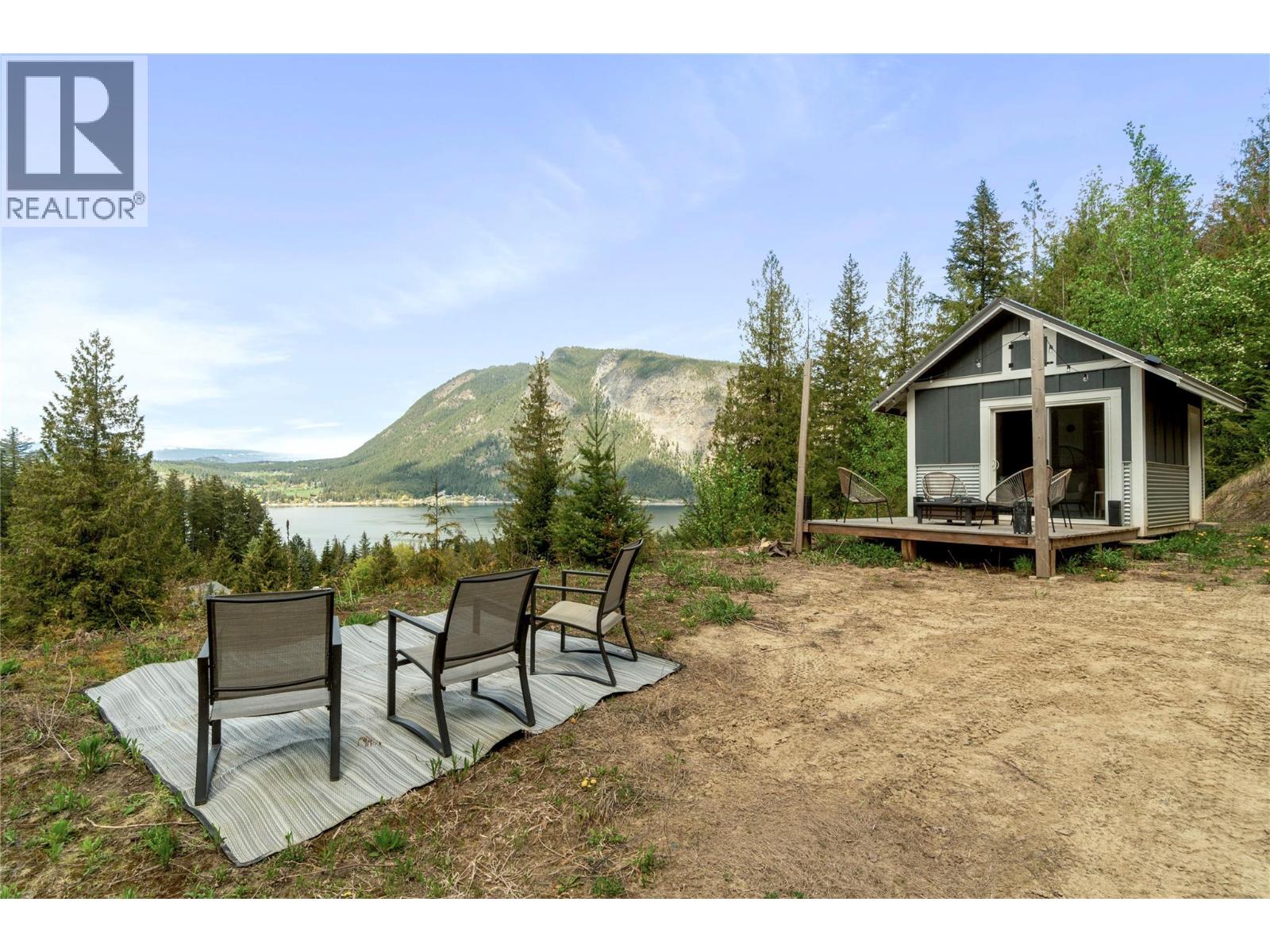  2030 Canoe Beach Drive Northeast, Salmon Arm