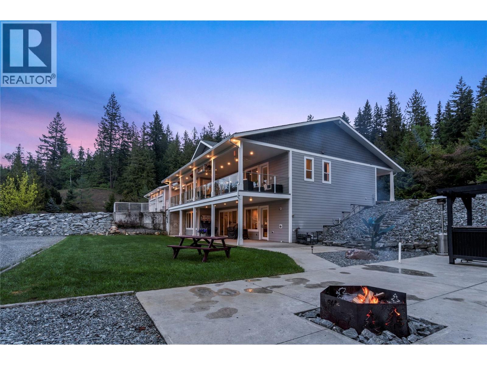  2030 Canoe Beach Drive Northeast, Salmon Arm