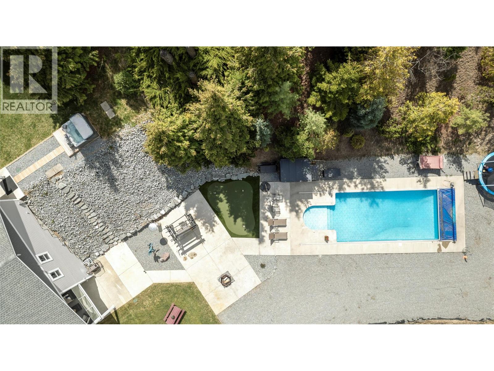  2030 Canoe Beach Drive Northeast, Salmon Arm