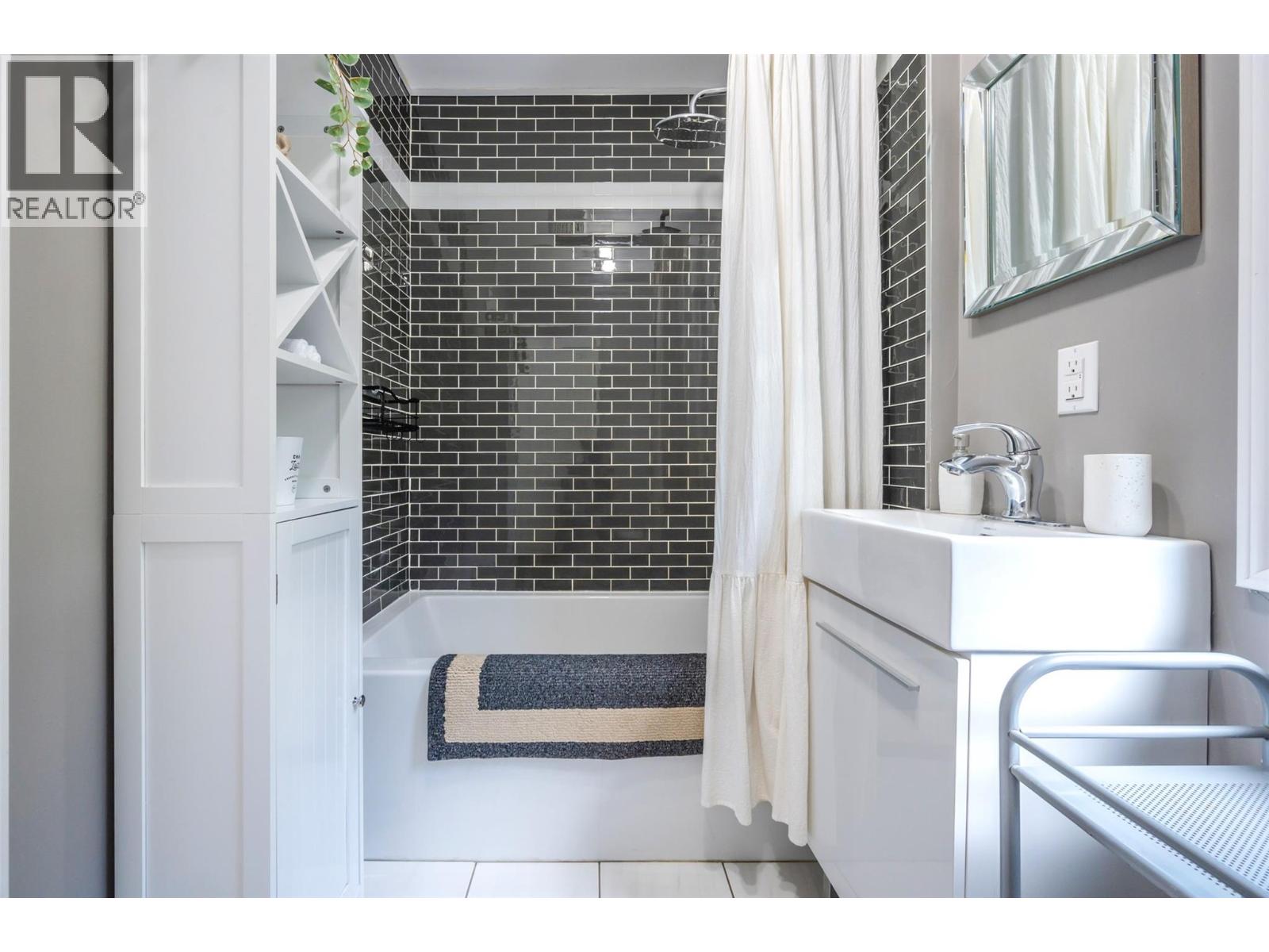 200 Twin Lakes Road, Kaleden