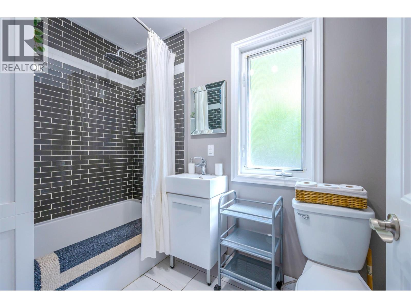 200 Twin Lakes Road, Kaleden