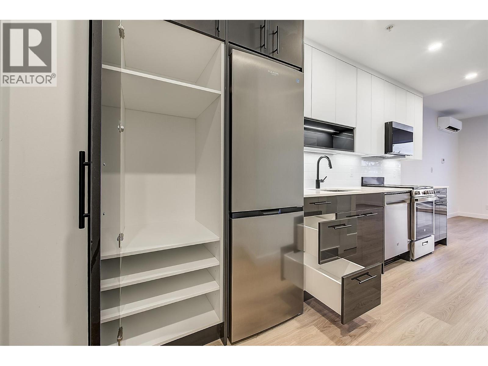 #203 1380 Pridham Avenue - 21