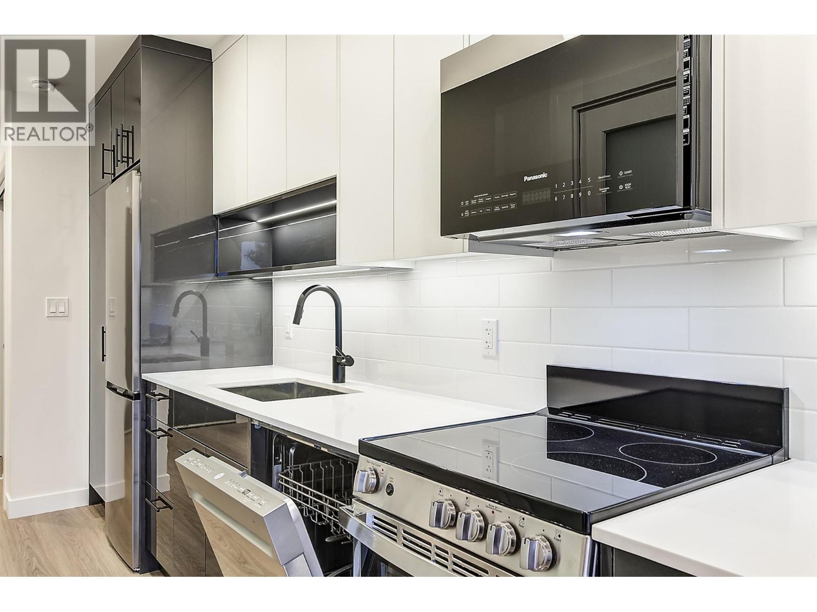 #203 1380 Pridham Avenue - 22