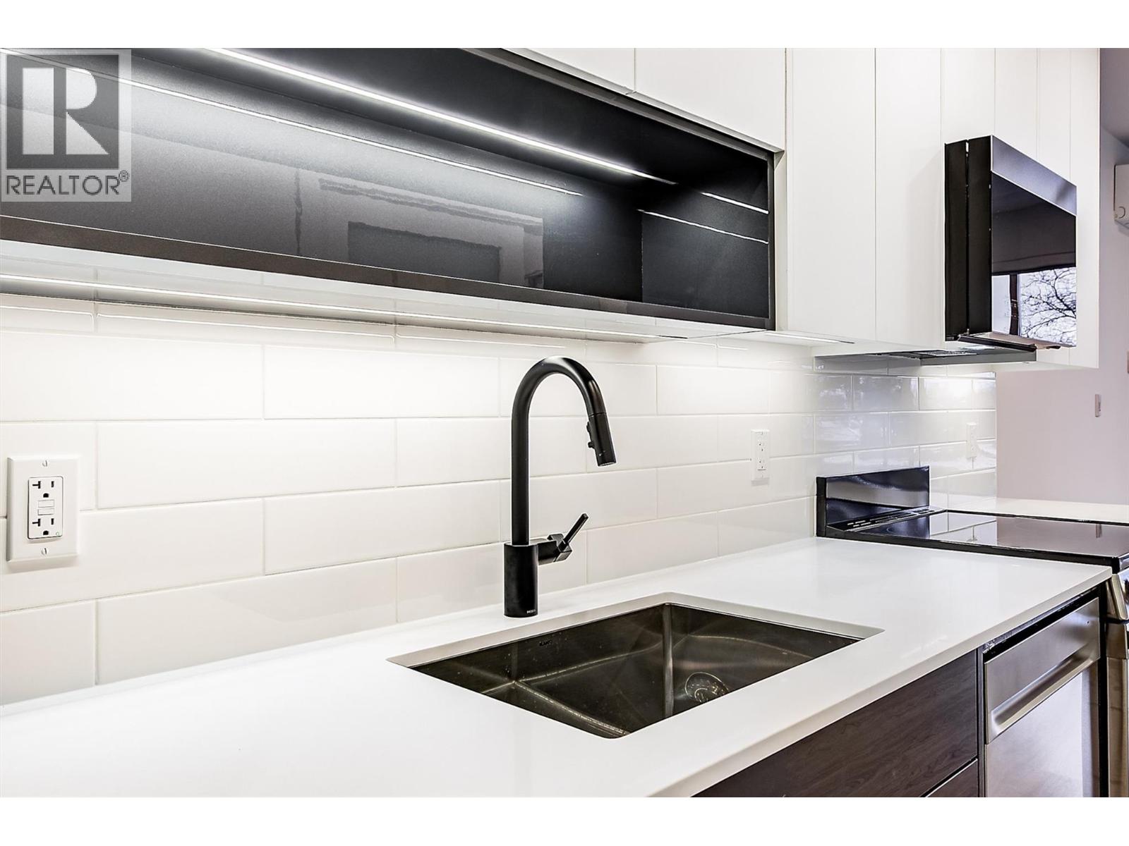 #203 1380 Pridham Avenue - 23
