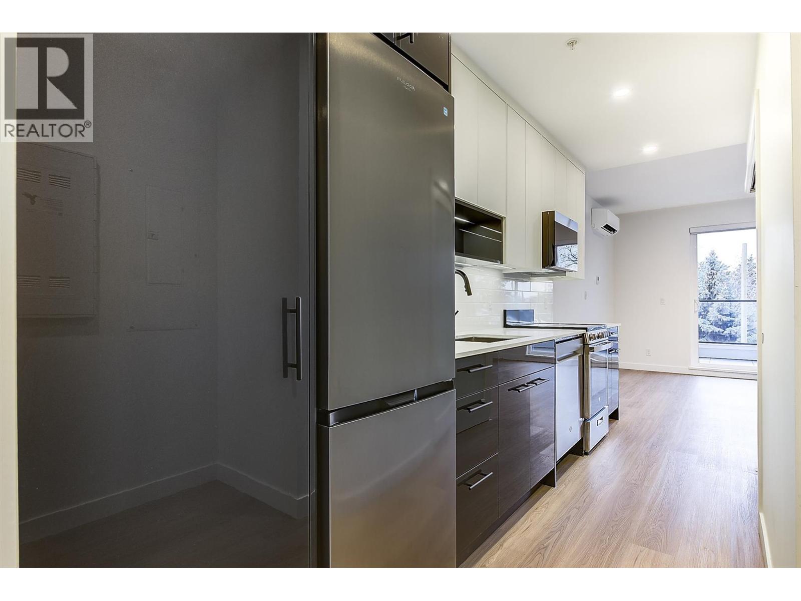 #203 1380 Pridham Avenue - 24