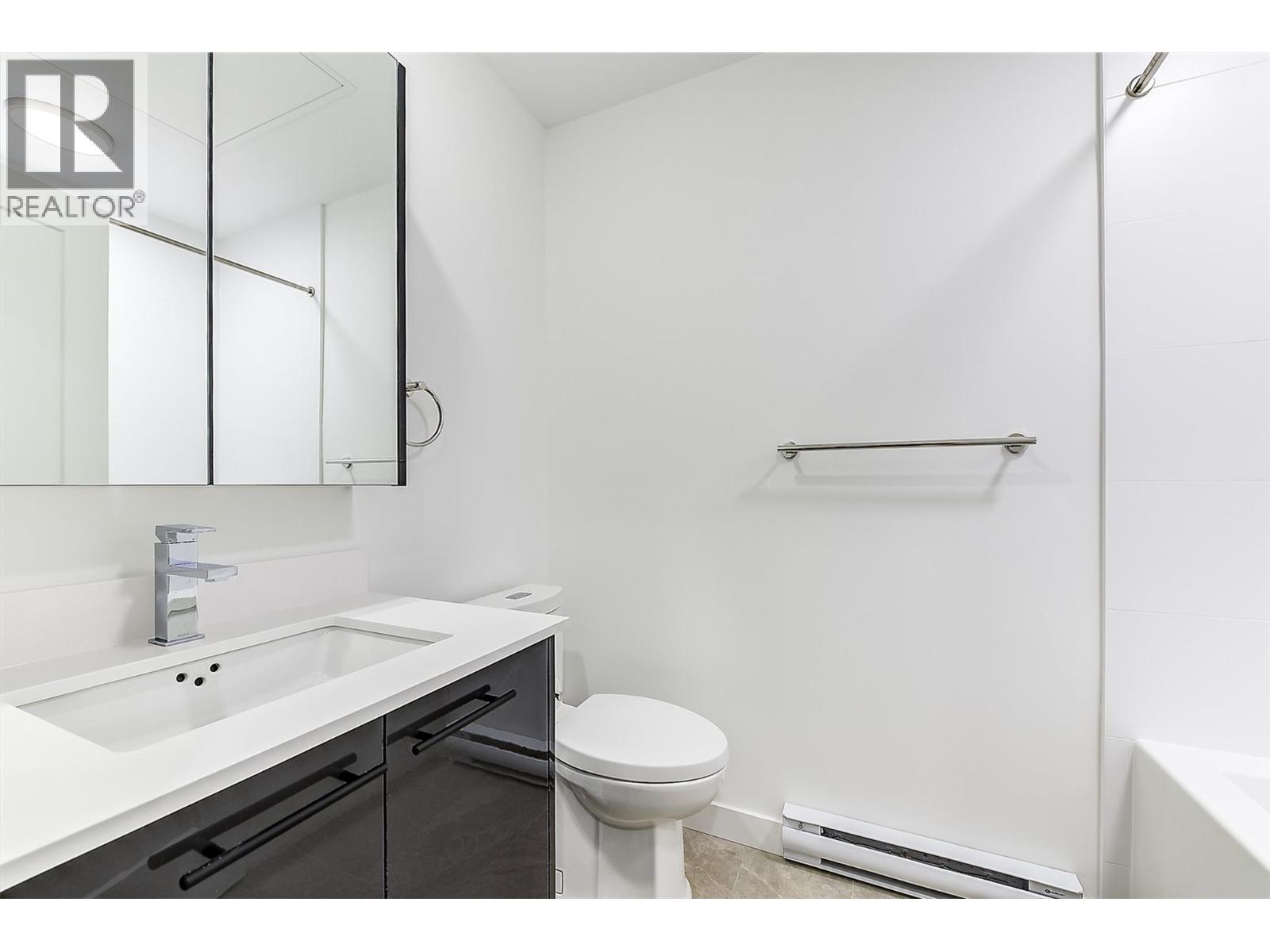 #203 1380 Pridham Avenue - 26
