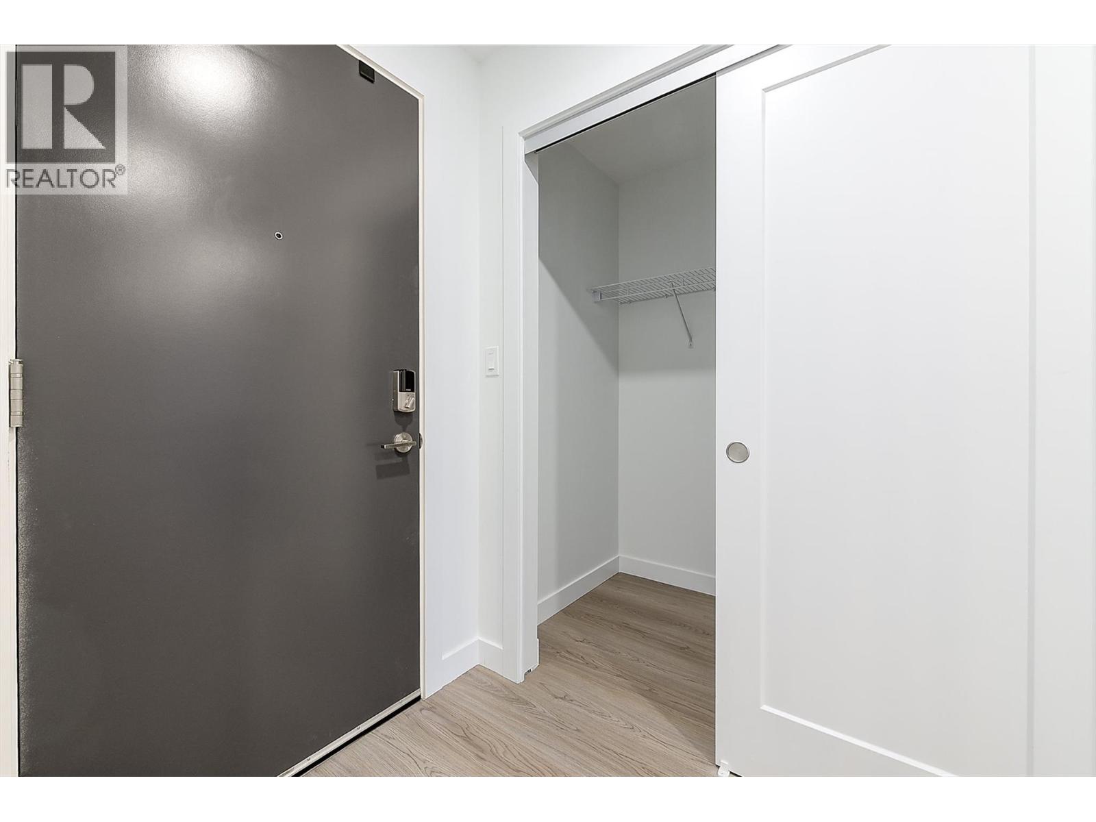 #203 1380 Pridham Avenue - 31