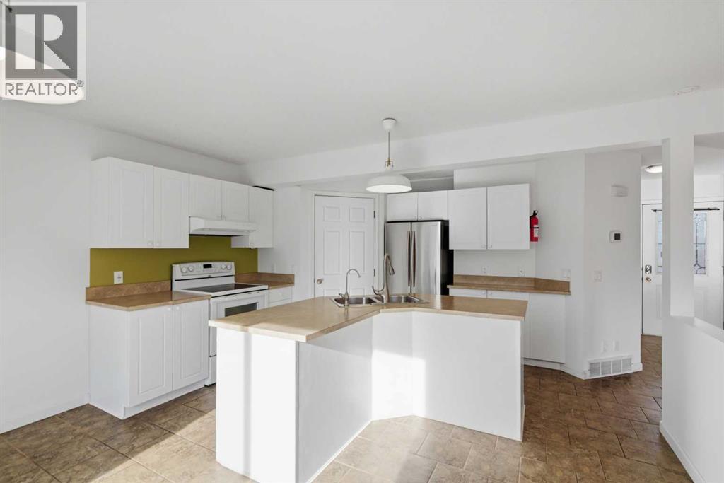 Single Family House for Sale in  Douglas Glen Grove SE Douglasdale/Glen Calgary 