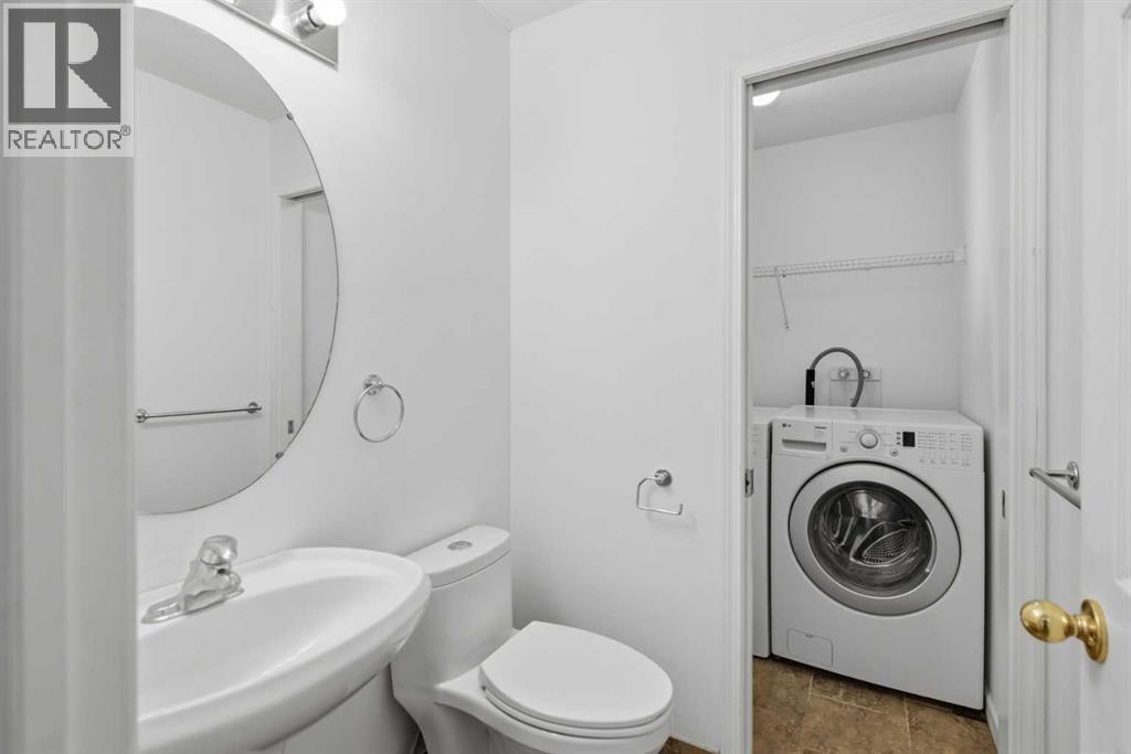 Single Family House for Sale in  Douglas Glen Grove SE Douglasdale/Glen Calgary 