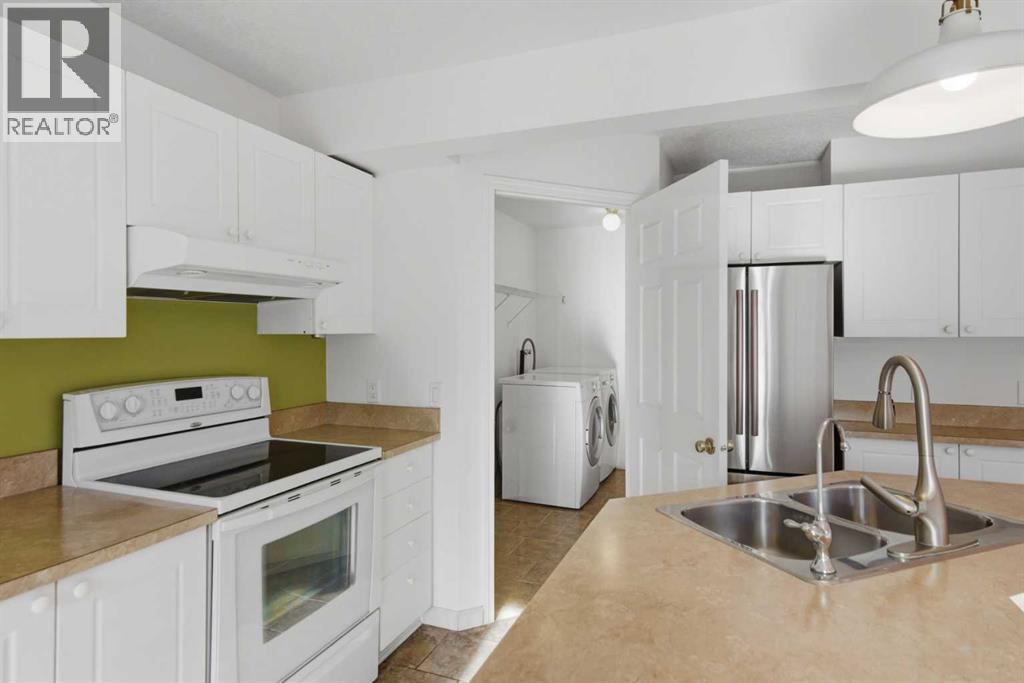 Single Family House for Sale in  Douglas Glen Grove SE Douglasdale/Glen Calgary 