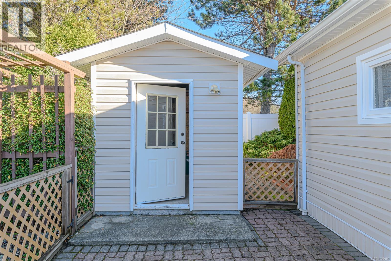 #1 7109 WEST COAST RD - 32