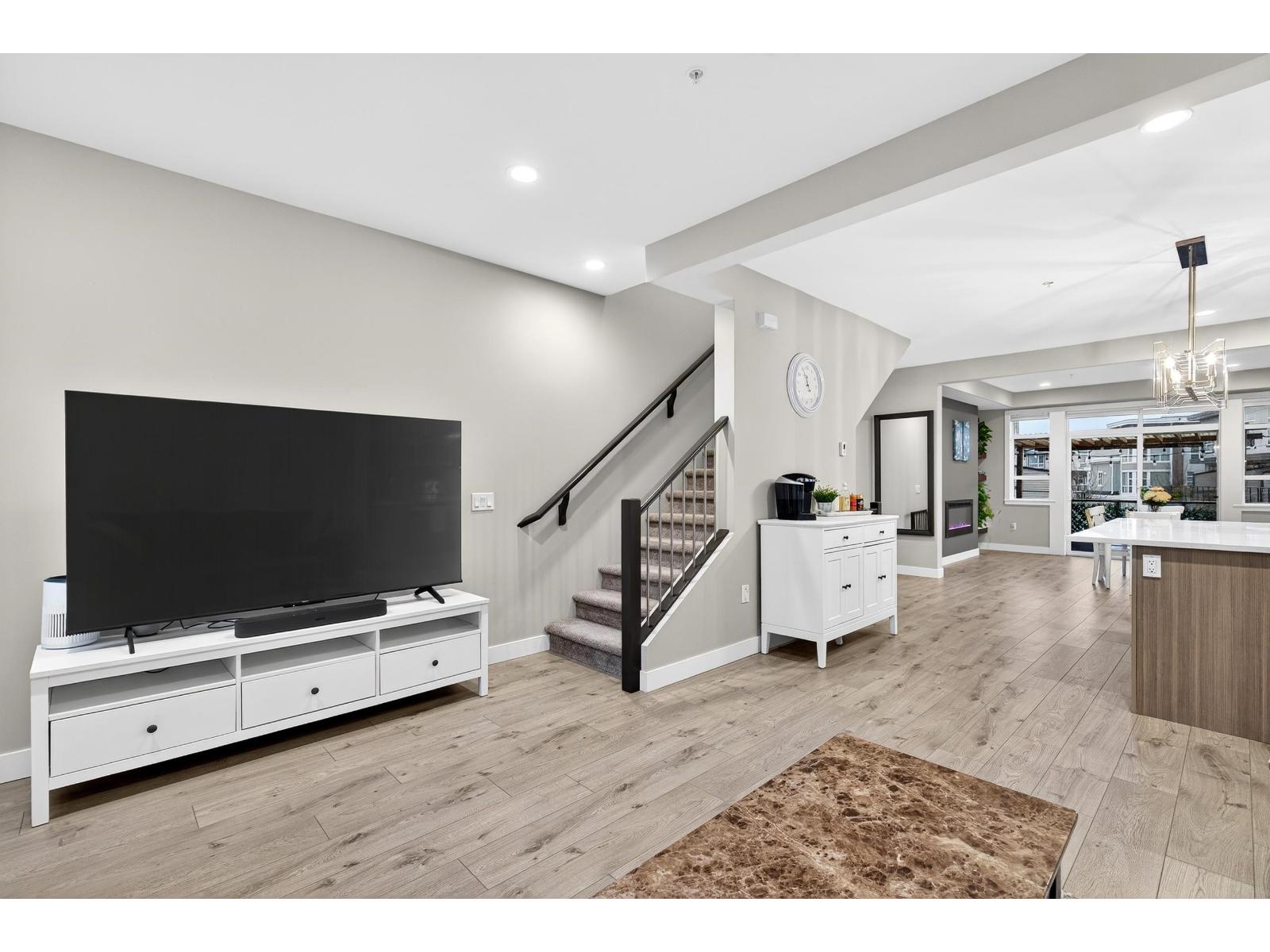 51 8413 MIDTOWN WAY, Chilliwack Proper South, Chilliwack