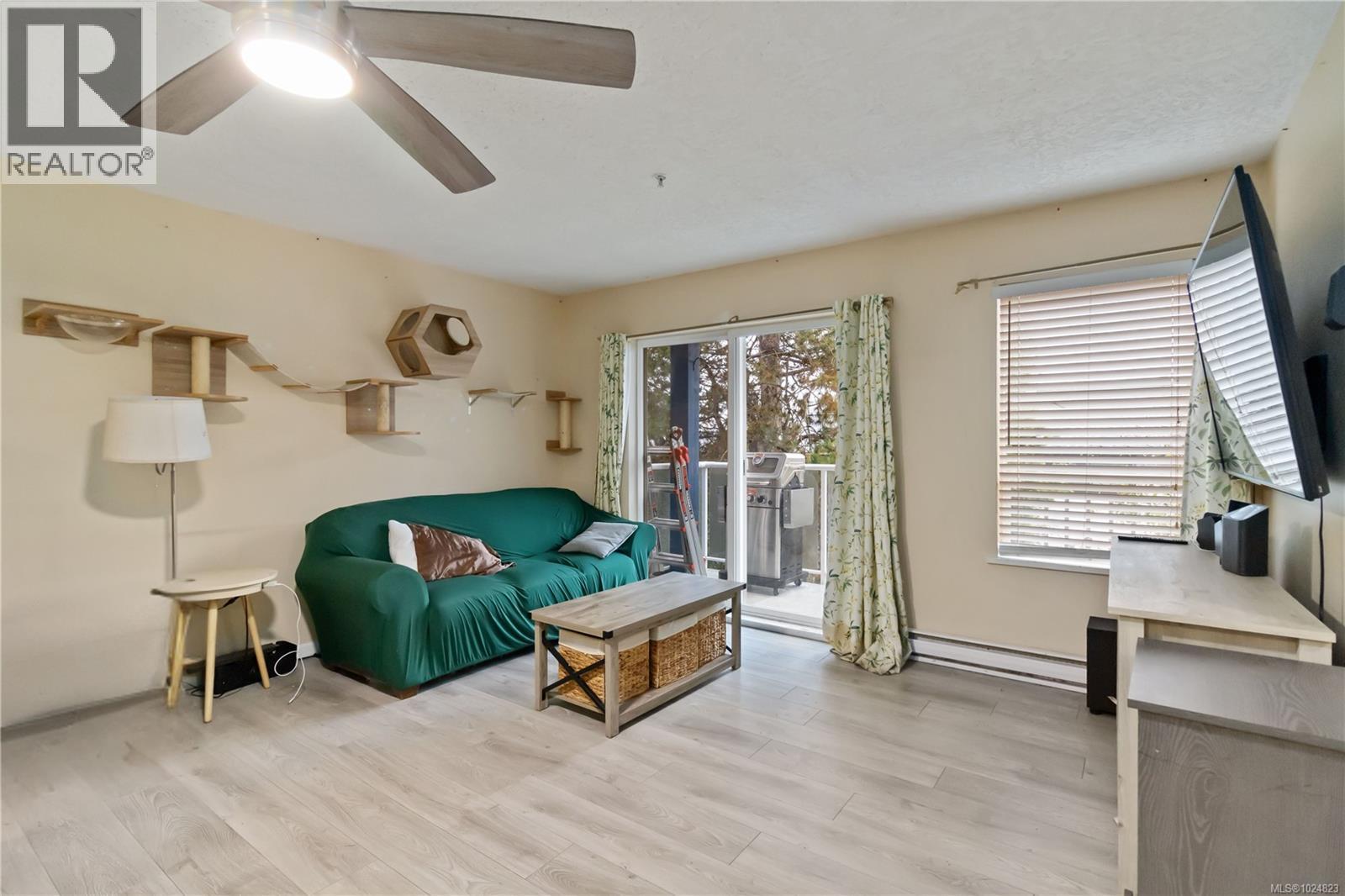 208 383 Wale Rd, Colwood