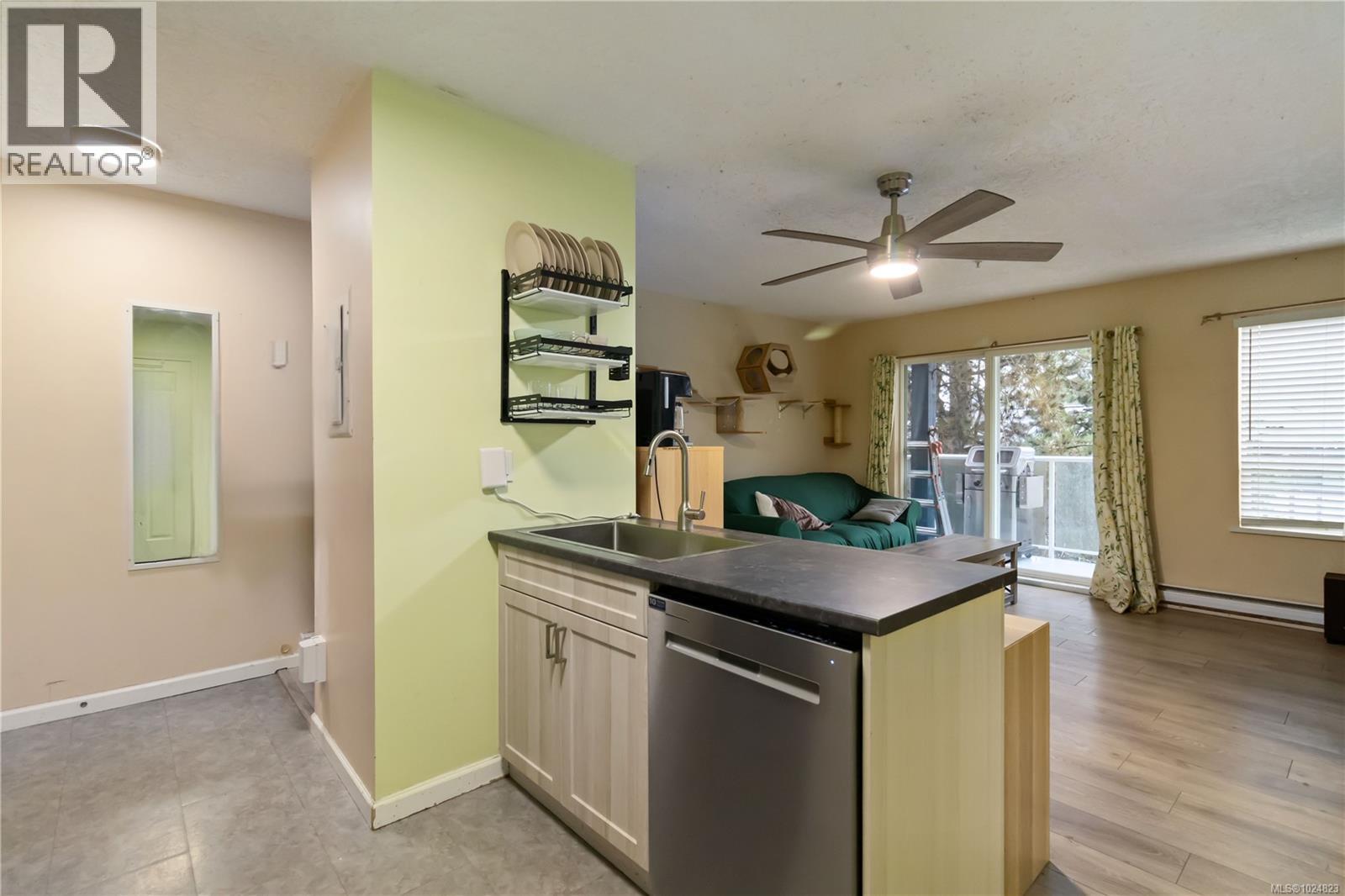 208 383 Wale Rd, Colwood