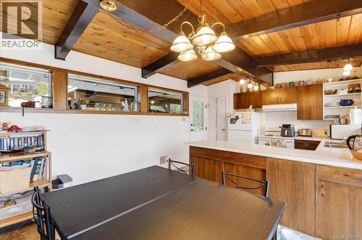 10258 STIRLING ARM CRES - 9