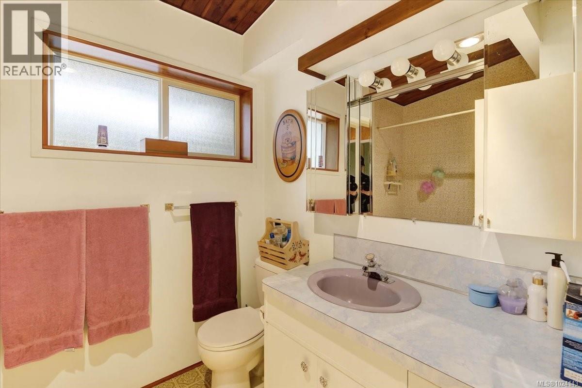 10258 STIRLING ARM CRES - 17