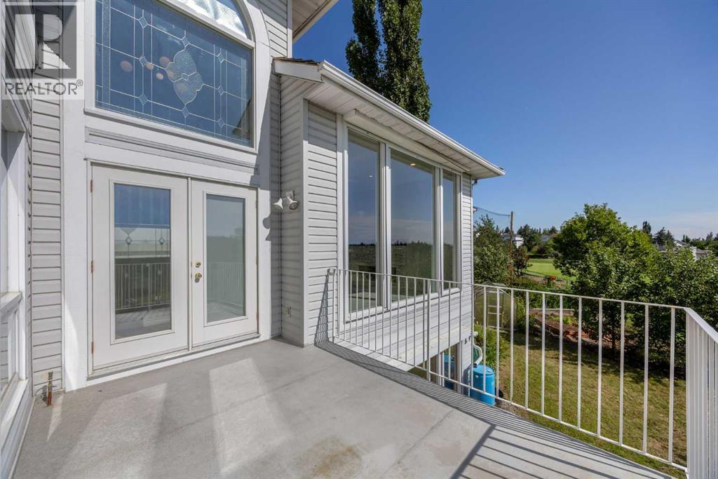 Single Family House for Sale in  Douglas Woods Manor SE Douglasdale/Glen Calgary 